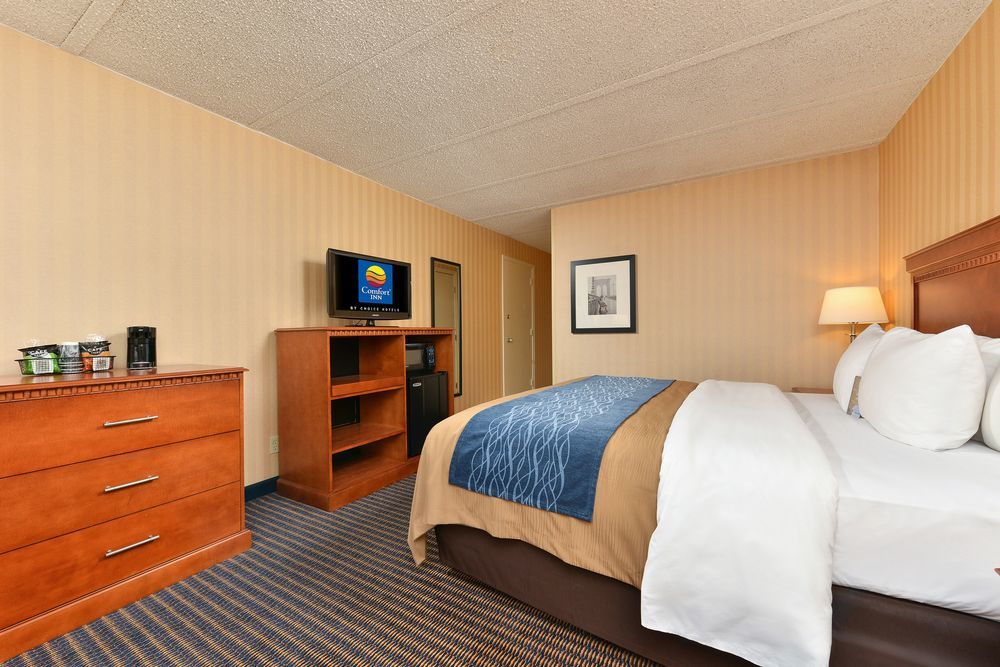 Comfort Inn Falls Church - Tysons Corner Esterno foto