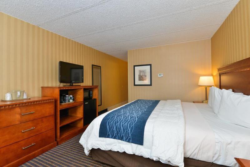 Comfort Inn Falls Church - Tysons Corner Esterno foto